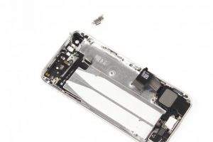 تعویض فلت کلید پاور و ولوم آیفون 5 اس