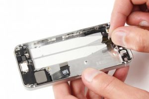 تعویض فلت کلید پاور و ولوم آیفون 5 اس