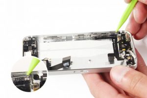 تعویض فلت کلید پاور و ولوم آیفون 5 اس