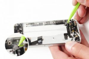 تعویض فلت کلید پاور و ولوم آیفون 5 اس