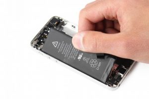 تعویض پایه نگهدارنده LCD آیفون 5 اس