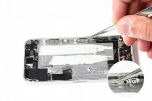 تعویض پایه نگهدارنده LCD آیفون 5 اس