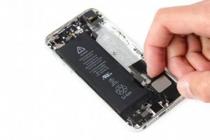 تعویض پایه نگهدارنده LCD آیفون 5 اس