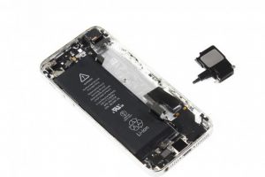 تعویض پایه نگهدارنده LCD آیفون 5 اس