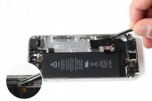 تعویض پایه نگهدارنده LCD آیفون 5 اس