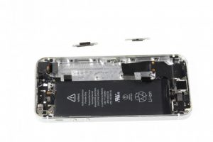 تعویض پایه نگهدارنده LCD آیفون 5 اس