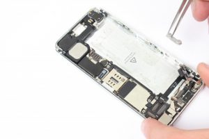 تعویض دکمه ولوم آیفون 5