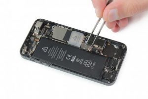 تعویض کانکتور شارژ آیفون 5