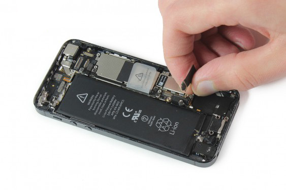 تعویض کانکتور شارژ آیفون 5