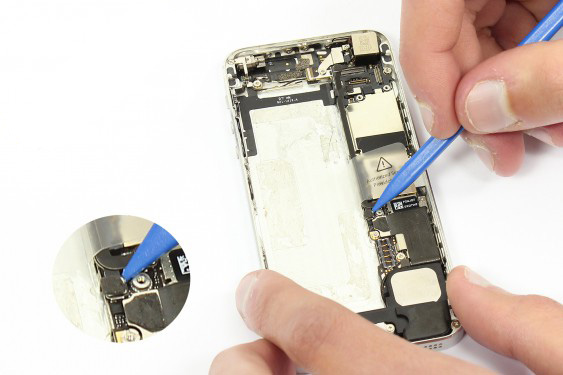 تعویض کابل های اتصال مادربرد آیفون 5