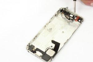 تعویض فلت کلید پاور آیفون 5