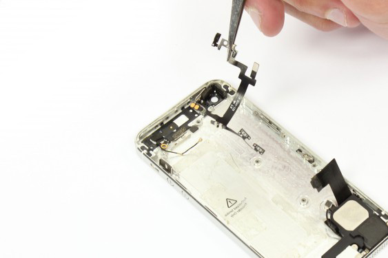 تعویض فلت کلید پاور آیفون 5