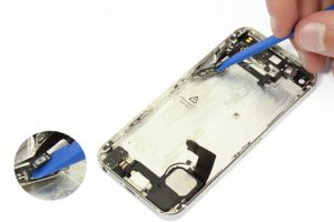 تعویض فلت کلید پاور آیفون 5