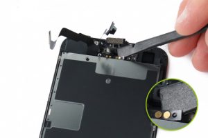 تعویض دوربین جلو آیفون اس ای 2