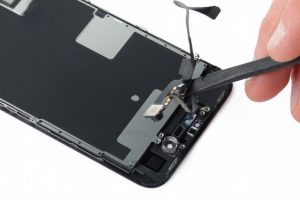 تعویض دوربین جلو آیفون اس ای 2