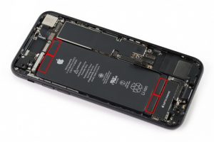 تعویض باتری آیفون اس ای 2