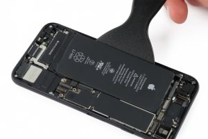 تعویض باتری آیفون اس ای 2