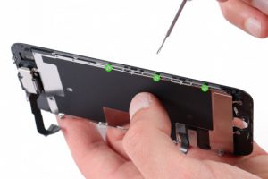 تعویض تاچ و ال سی دی آیفون SE 2