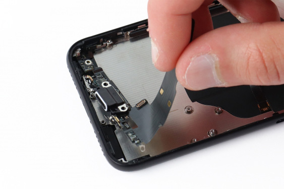 تعویض کانکتور شارژ آیفون اس ای 2